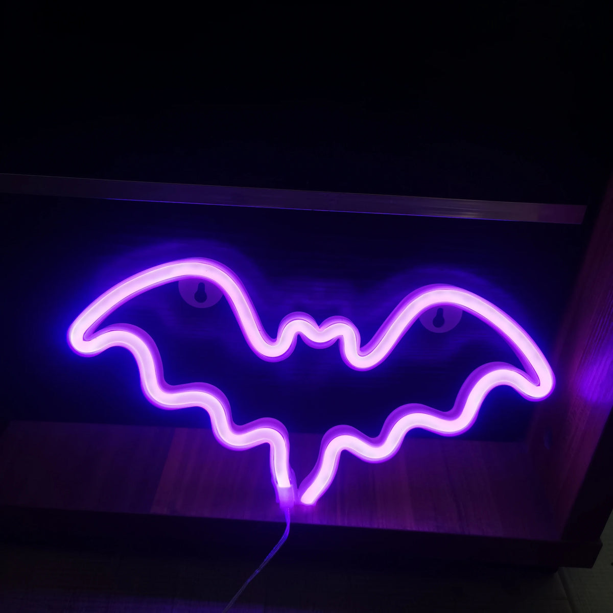 Halloween LED Bat Neon Wall Light – USB/Battery Powered, Spooky Party Decor