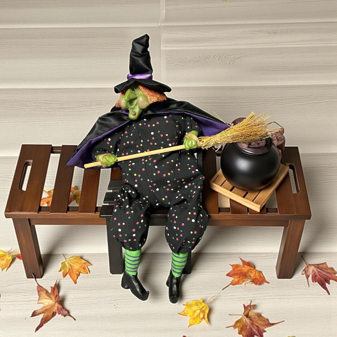 Witch Shelf Sitter detail